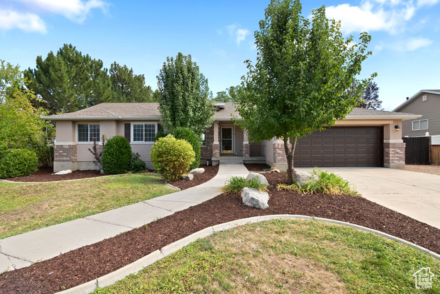 Home Front-Inviting Curb Appeal w/RV Parking