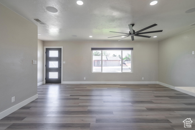 Photo 10 for MLS #2025983 at 1135 E Redwood Tree St