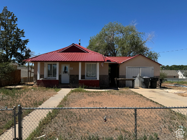 37 N 200 W, Roosevelt, Utah 84066, 2 Bedrooms Bedrooms, ,1 BathroomBathrooms,Residential,Single Family Residence,37 N 200 W,2026187