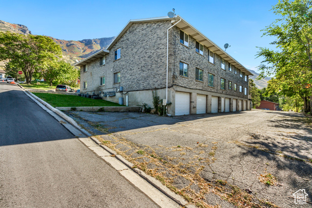 2042 S NEVADA AVE, Provo, Utah 84606, 15 Bedrooms Bedrooms, ,8 BathroomsBathrooms,Residential,> 4 Units,2042 S NEVADA AVE,2026309