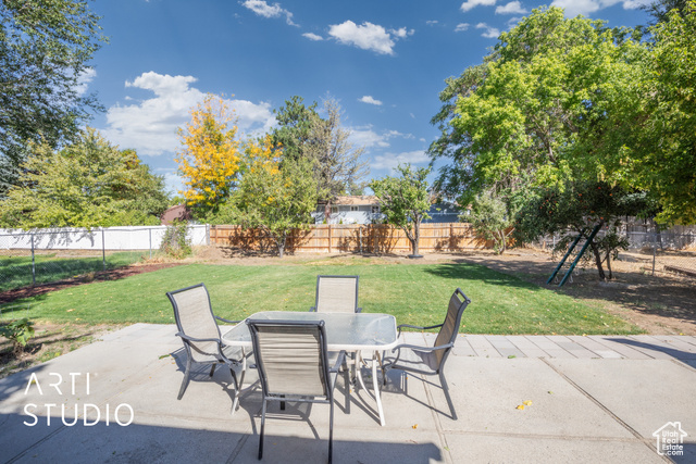 Photo 21 for MLS #2026825 at 601 E Pali St
