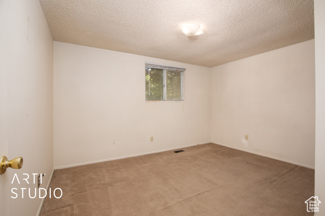 Photo 16 for MLS #2026825 at 601 E Pali St