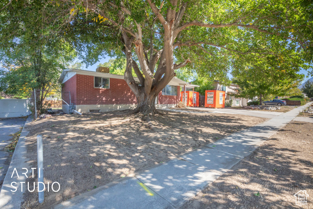 Photo 27 for MLS #2026825 at 601 E Pali St