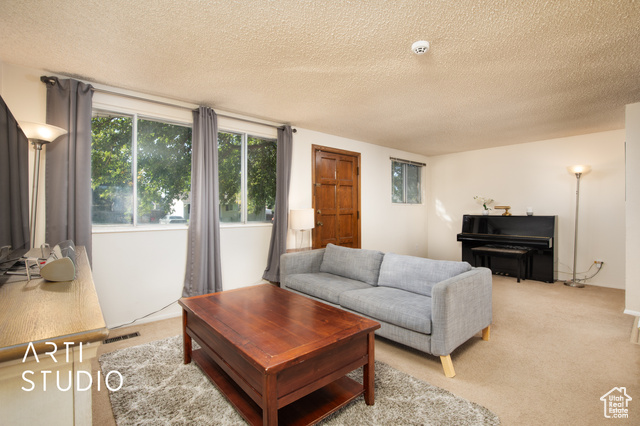 Photo 7 for MLS #2026825 at 601 E Pali St