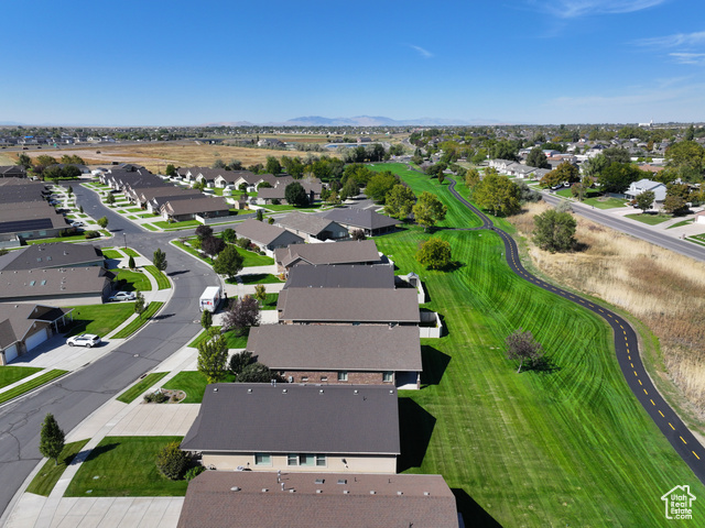 Photo 36 for MLS #2027278 at 1806 Park Dr