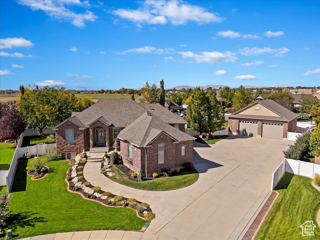 Birds eye view of property