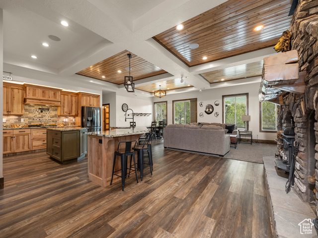 Huge kitchen and family room for entertaining!