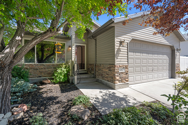 6827 S HIGH BLUFF DR, West Jordan UT 84081