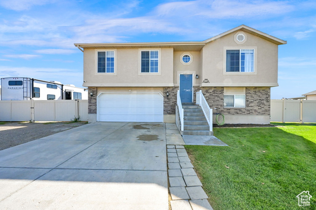 3403 W 2400 S, Syracuse, Utah 84075, 4 Bedrooms Bedrooms, ,3 BathroomsBathrooms,Residential,Single Family Residence,3403 W 2400 S,2027660