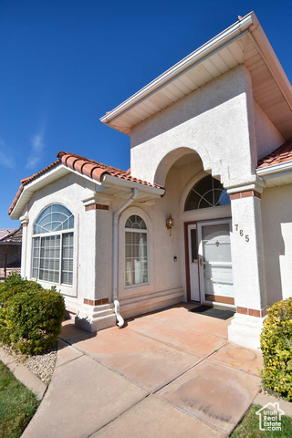Photo 6 for MLS #2027958 at 765 St James Ln