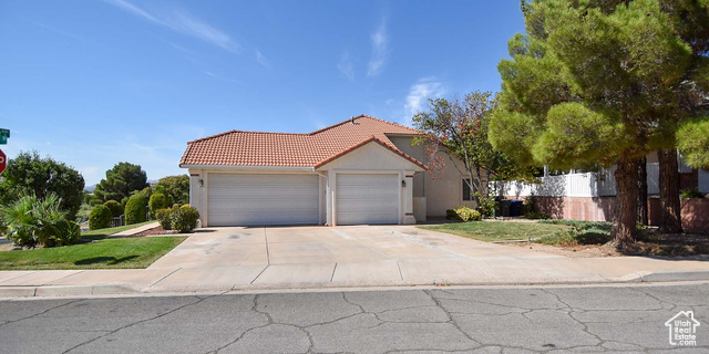 Photo 4 for MLS #2027958 at 765 St James Ln