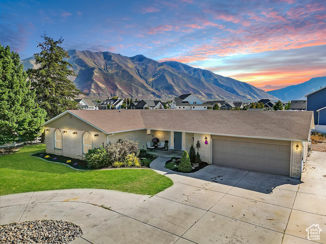 Beautifully RENOVATED home with SOLAR PANELS