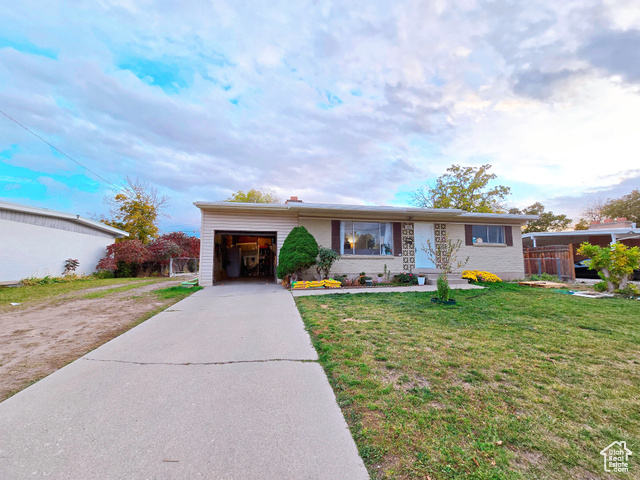 4261 W BENVIEW DR, West Valley City, Utah 84120, 4 Bedrooms Bedrooms, ,2 BathroomsBathrooms,Residential,Single Family Residence,4261 W BENVIEW DR,2028926