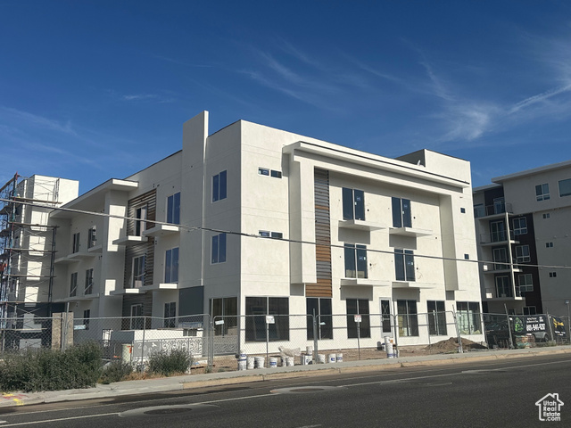 2085 N Main St #101, Sunset, UT 84015