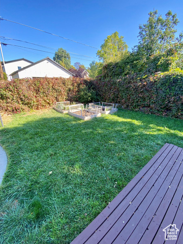 Photo 8 for MLS #2029376 at 931 E Laird Ave