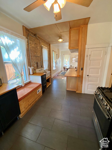 Photo 4 for MLS #2029376 at 931 E Laird Ave