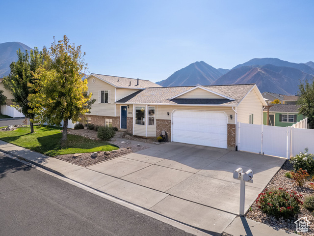 1838 E 500 S, Spanish Fork, Utah 84660, 4 Bedrooms Bedrooms, ,3 BathroomsBathrooms,Residential,Single Family Residence,1838 E 500 S,2029468