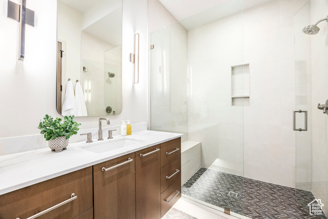 Photo 80 for MLS #2029955 at 1577 W Skyridge Dr