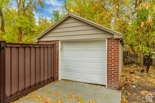 Photo 34 for MLS #2030155 at 2609 S Lake St