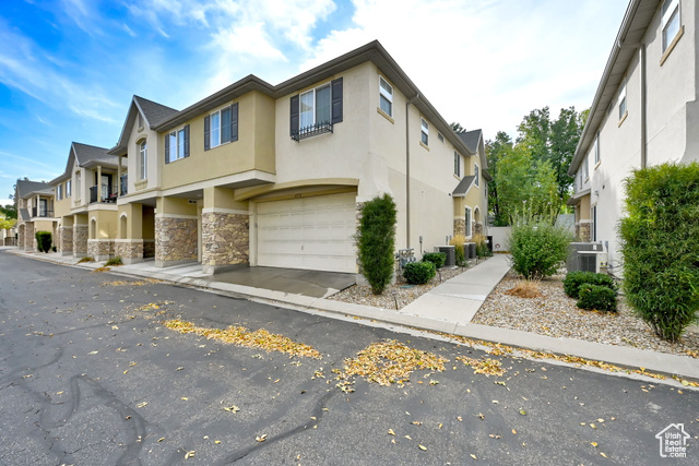 6772 S HARBONNE LN, West Jordan UT 84084