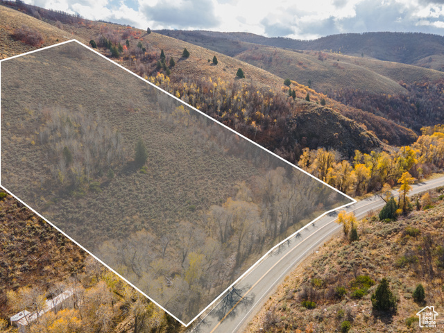 Bird's eye view with a mountain view