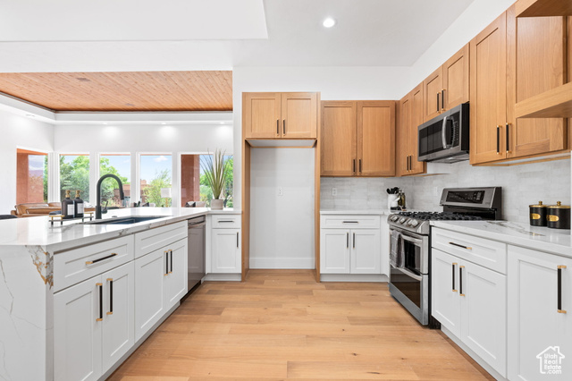 Photo 8 for MLS #2032451 at 2255 N Tuweap Dr #30