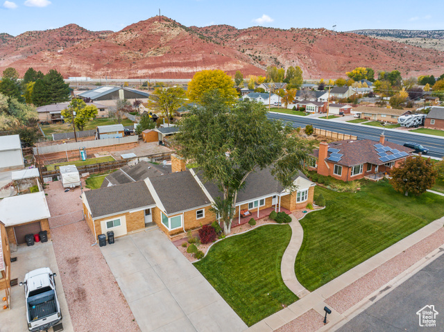 Drone / aerial view featuring a mountain view