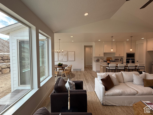Photo 6 for MLS #2032739 at 222 E Selman Ridge Dr #19