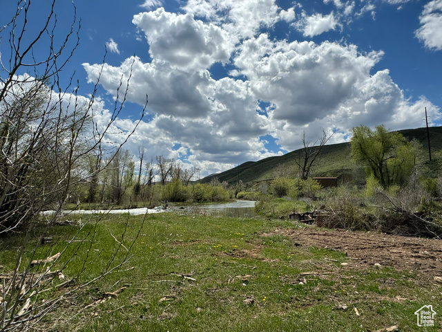 S ECHO FRONTAGE RD E