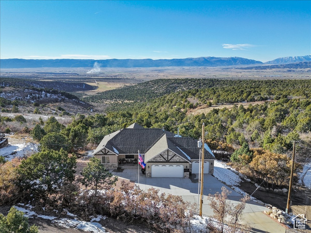 Bird's eye view featuring a mountain view