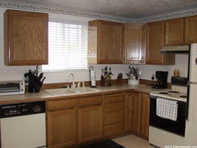 204 Layne Dr, Midvale, UT 84047 — photo 4