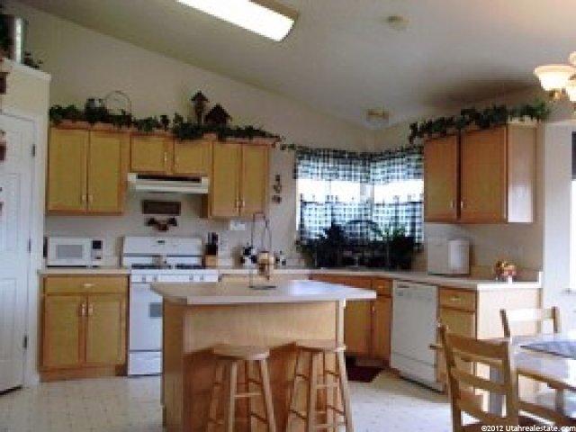 658 E 440 S, Hyrum, UT 84319 — photo 3