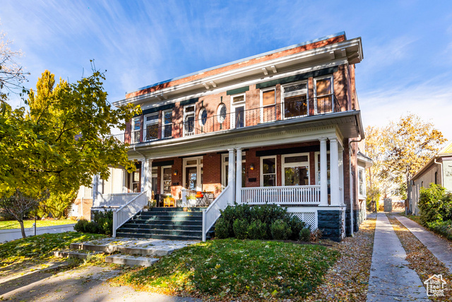 View of front of home featuring a porch