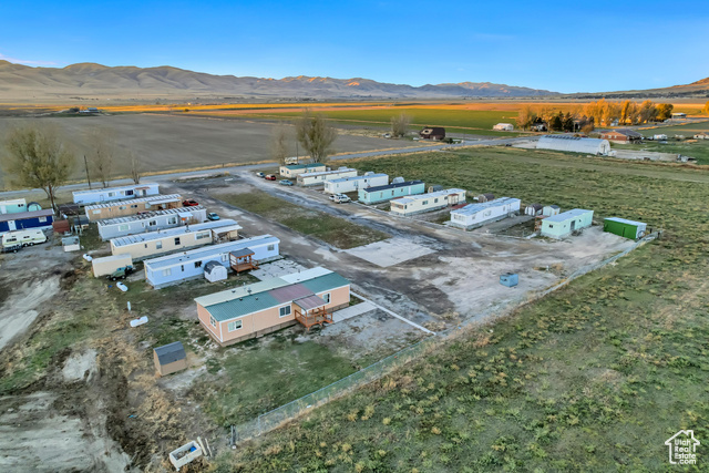 Aerial view with a mountain view