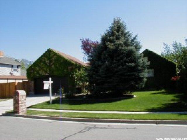 8916 Cobblecrest Ln, Sandy, UT 84093 — photo 2