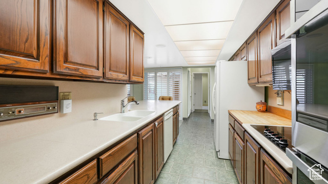 Photo 9 for MLS #2051112 at 689 E 4149 South