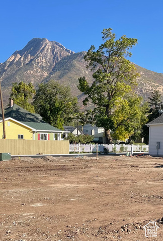 View of mountain feature