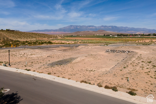 View of mountain feature