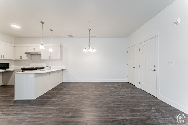 Photo 3 for MLS #2051204 at 874 N Hemsworth Way #R101