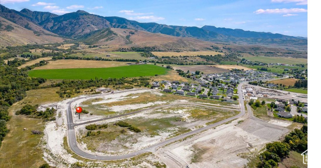 Bird's eye view featuring a mountain view