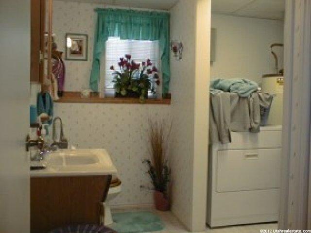 1027 Kimberly Dr, Layton, UT 84040 — photo 6