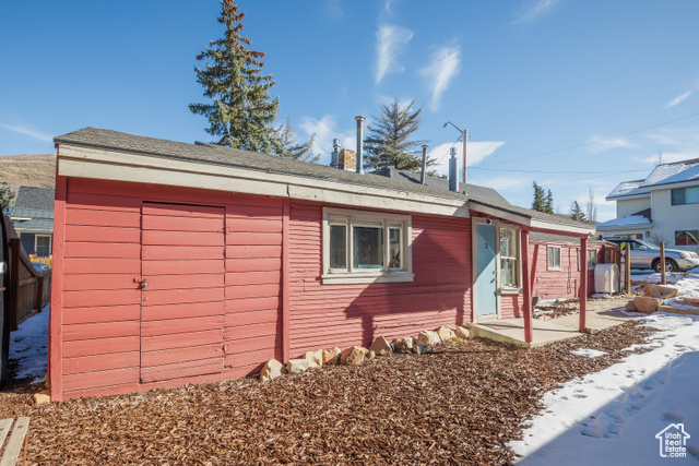 Photo 10 for MLS #2052783 at 1301 Park Ave