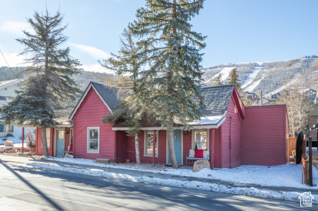 Photo 2 for MLS #2052783 at 1301 Park Ave