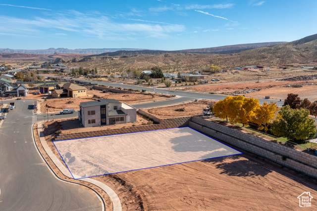 Drone / aerial view featuring a mountain view