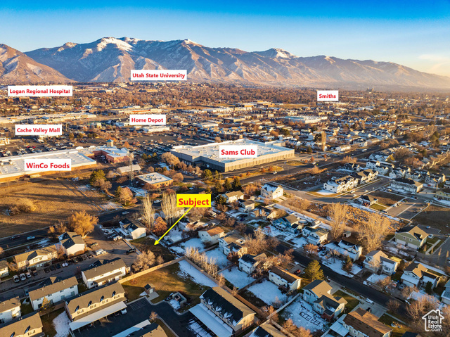 Bird's eye view featuring a mountain view