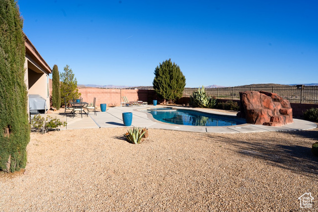 Photo 7 for MLS #2054201 at 1226 N Overland Cir