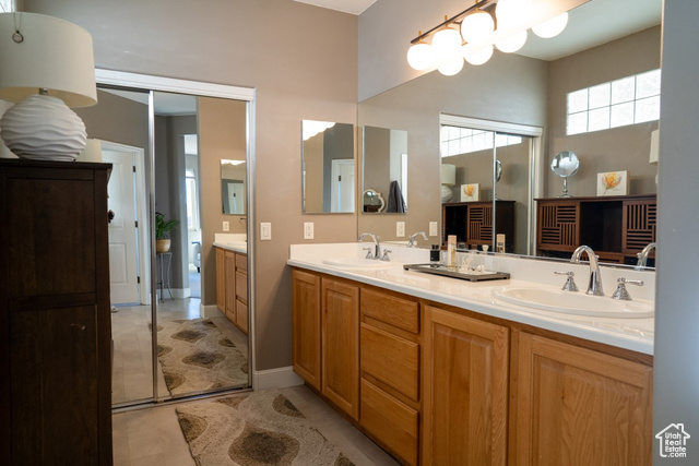 Photo 5 for MLS #2054201 at 1226 N Overland Cir