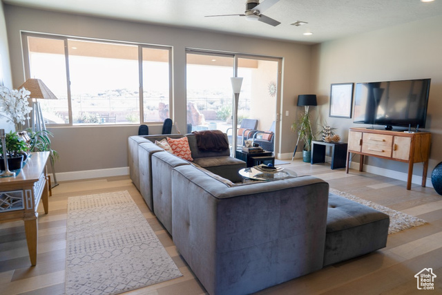 Photo 3 for MLS #2054201 at 1226 N Overland Cir