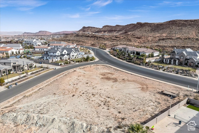 Bird's eye view with a mountain view