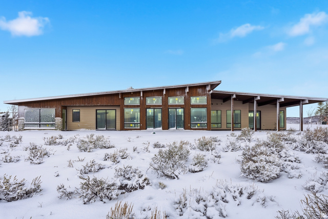 6105  Golf Club Link
                     MLS #2054420